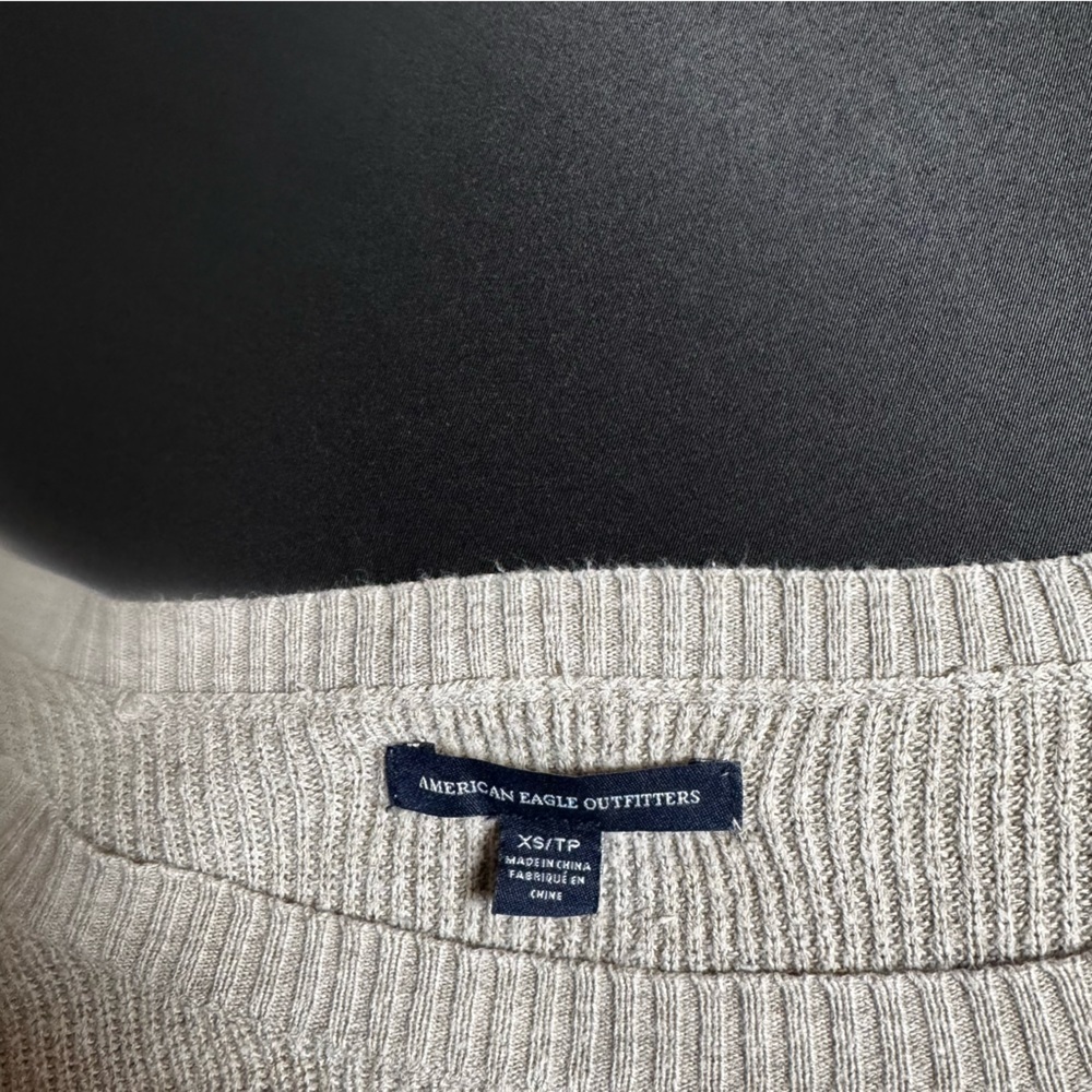 American Eagle Cream Ribbed Knit Sweater XS Minimalist Preppy - Picture 3 of 3